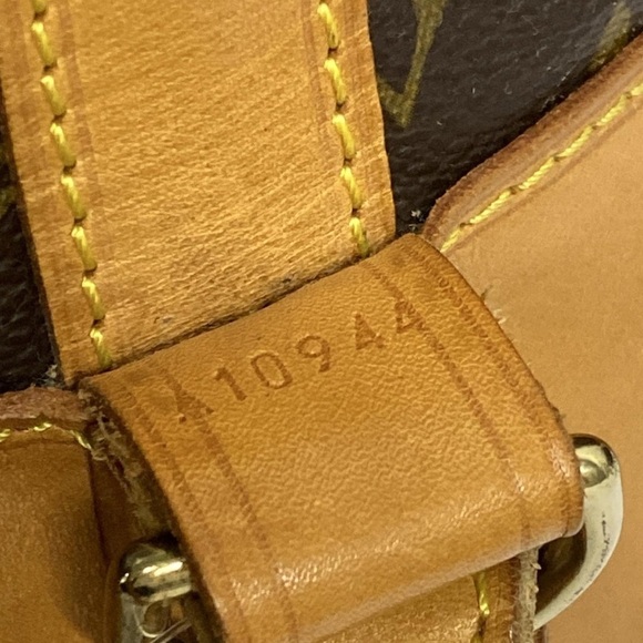 Authentic Louis Vuitton randonnee GM large backpack sling bag with pouch - Picture 13 of 16